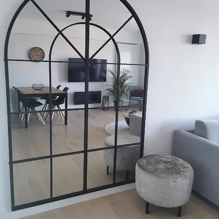 Studio De Strandloper Met 1 Zetelbed En 1 Bedkast *